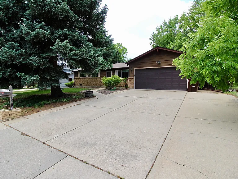 1405 Abilene Dr — Photo 2