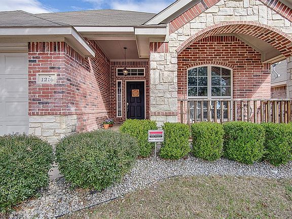 3rd image of 1216 Cottonwood Dr