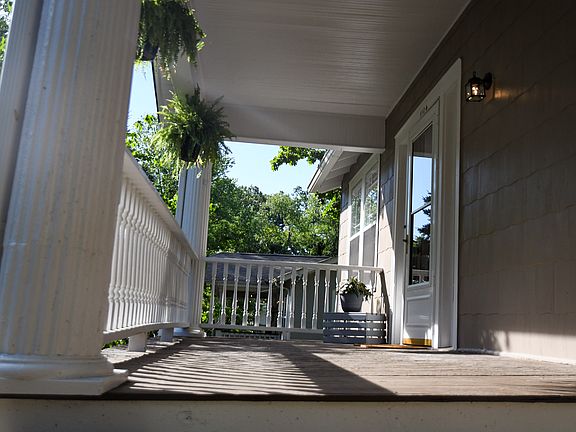3rd image of 1104 Englewood Ave