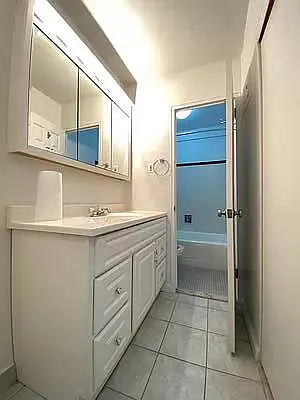 Rented by Bond New York | media 5