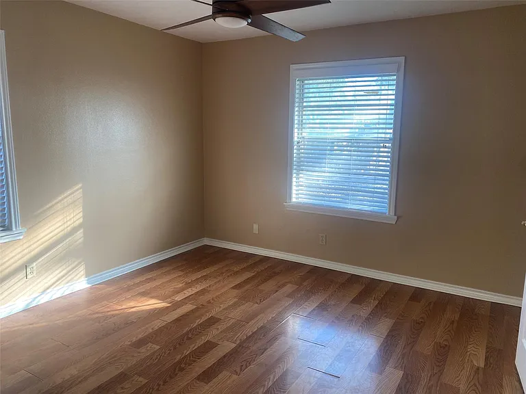7868 Broadview Dr — Photo 17