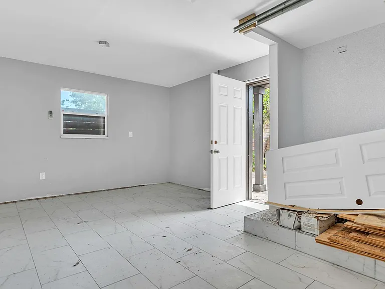 2906 W Nassau St — Photo 28
