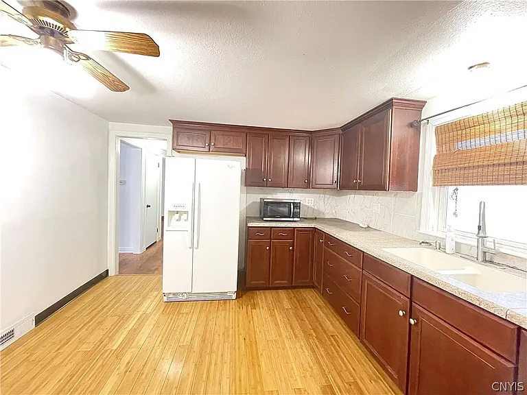 121 Wadsworth Rd — Photo 8