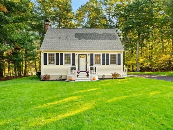 3 Lee Ter, Hanson, MA 02341