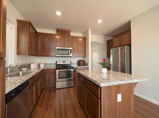 8083 Weeping Willow Ln, Sacramento, CA 95828