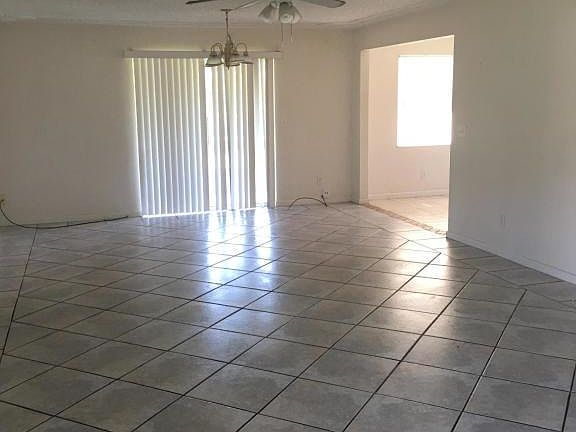 2nd image of 255 Eyre Ave