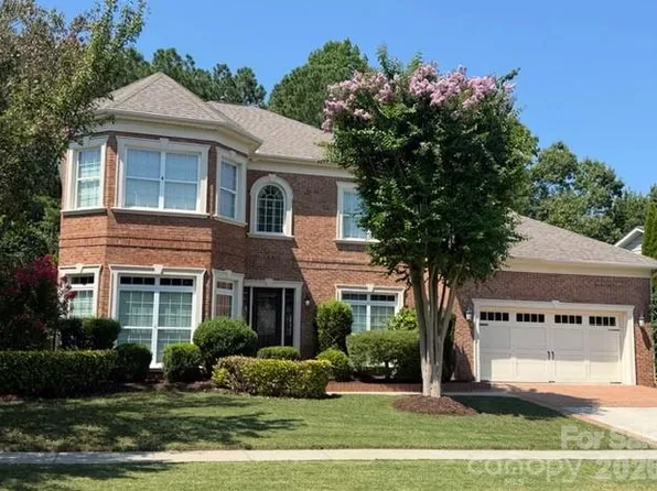 155 Black Mountain Dr, Fort Mill, SC 29708