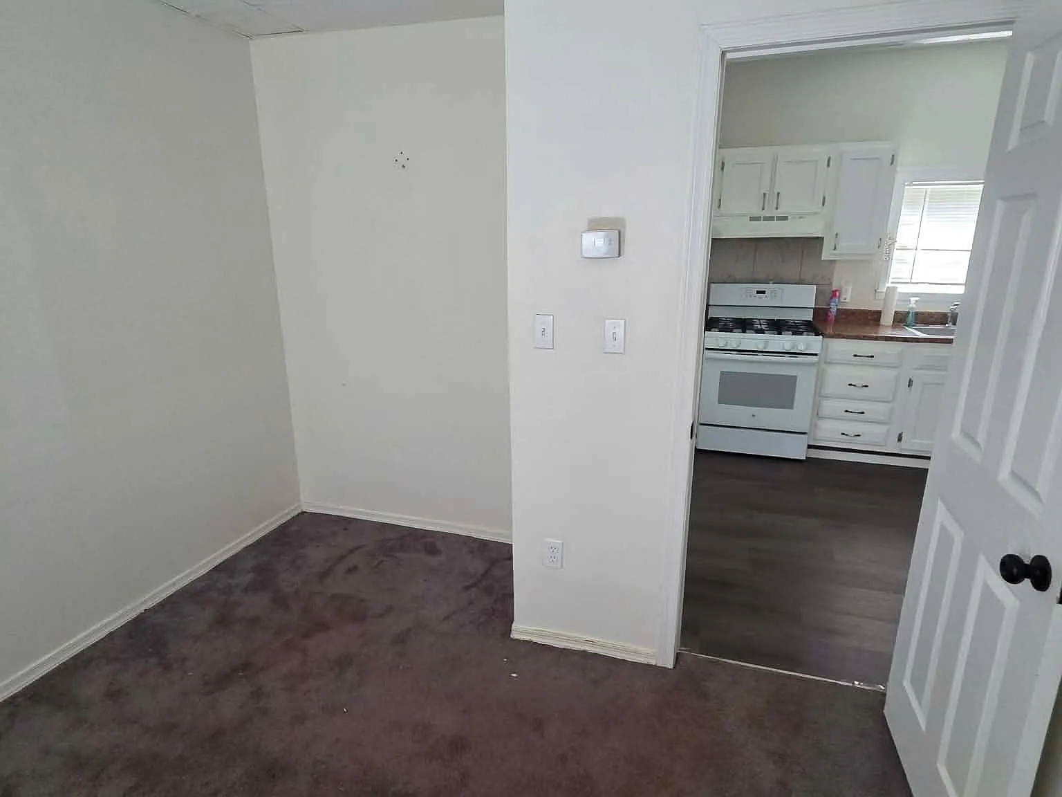 2 bed, 800 sqft, $2,200 — Photo 4