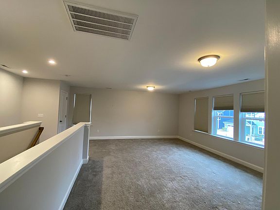 5th image of 217 Rose Hill Dr