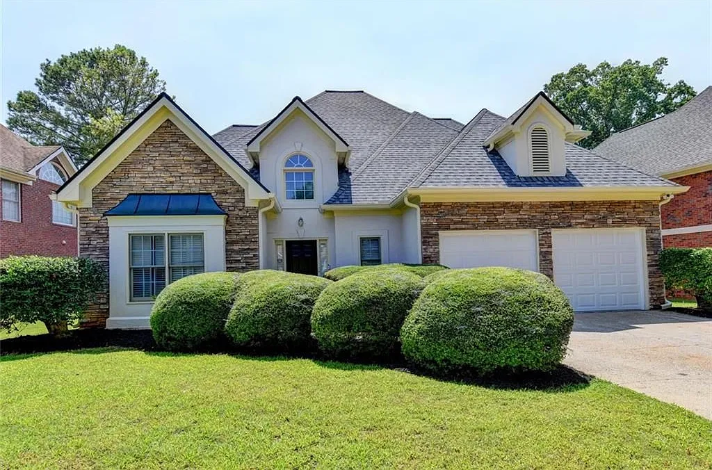 4 bed, 3.0 bath, 2703 sqft, $3,900 — Photo 2