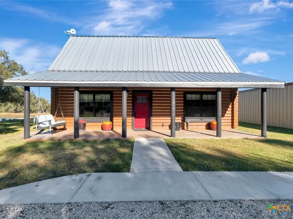 1617 County Road 110, Edna, TX 77957