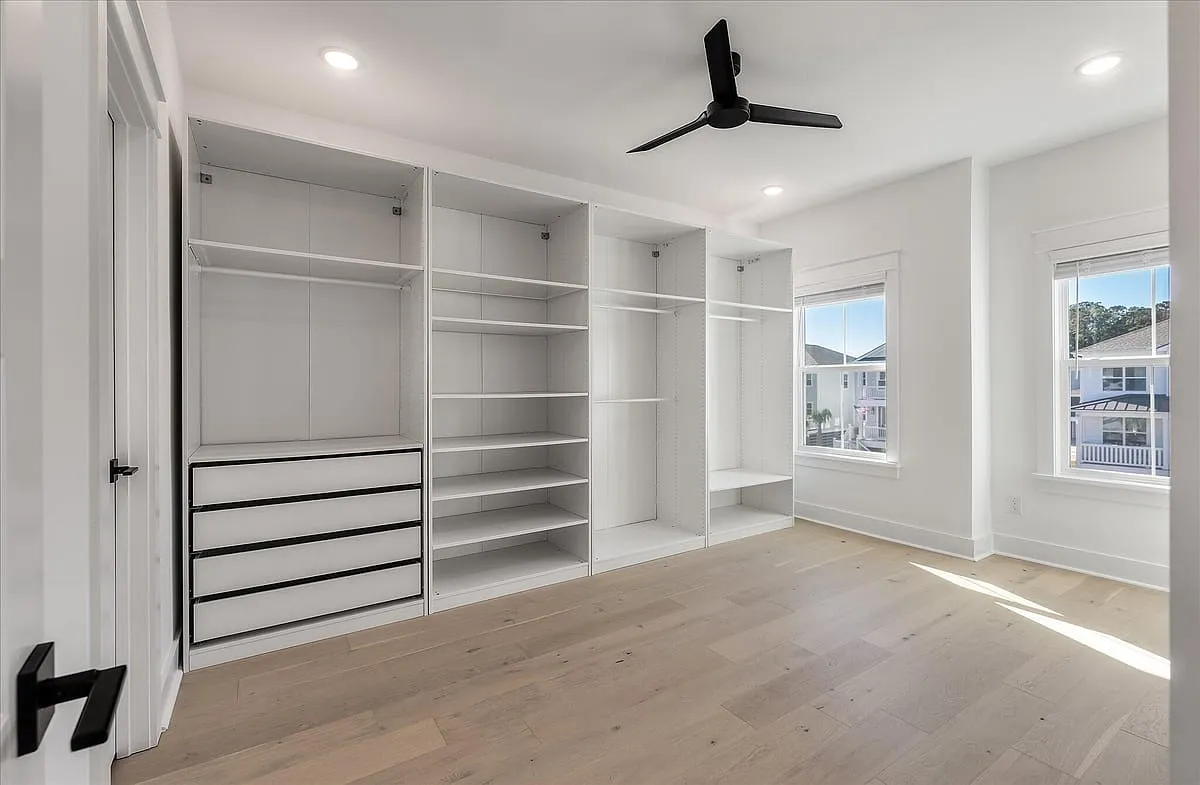 1536 Asher Avenue — Photo 4