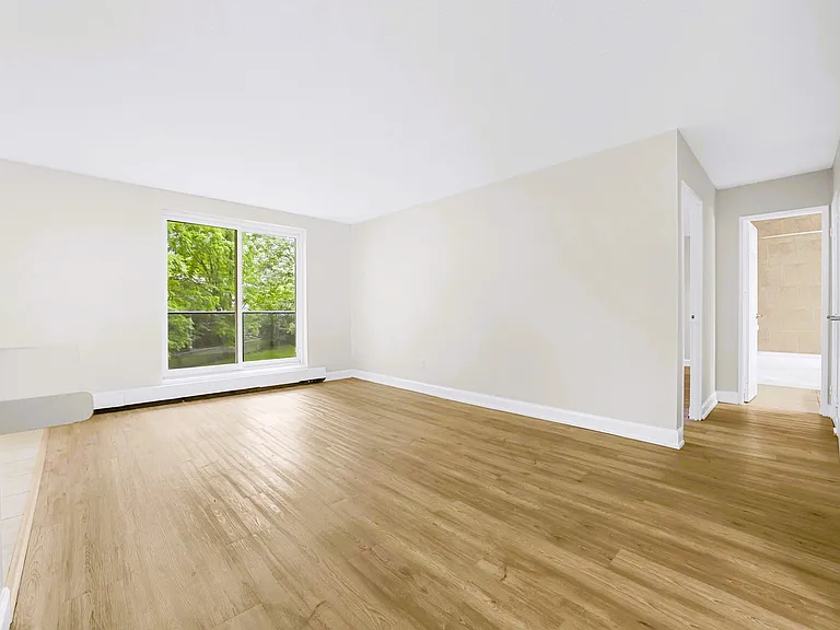 17 Barker St — Photo 17
