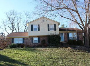 2820 Winterhaven Rd, Louisville, KY 40220