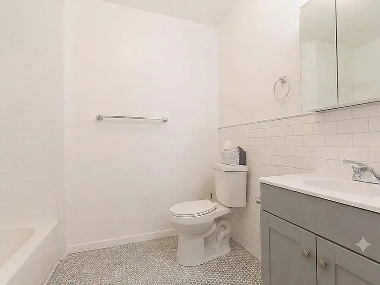 28 Pierce Ave #2 — Photo 8