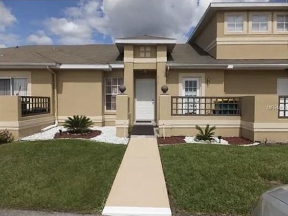 2nd image of 3113 Landsend Ct