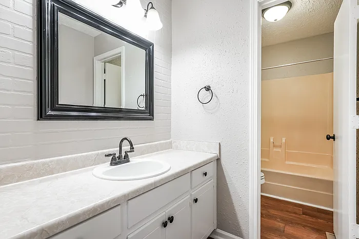 3652 Chesapeake Dr — Photo 15
