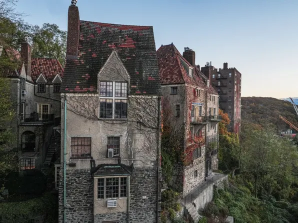 2501 Palisade Avenue image 12 of 22