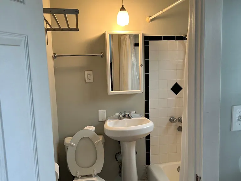 3430 Cattaraugus Ave #4 — Photo 4