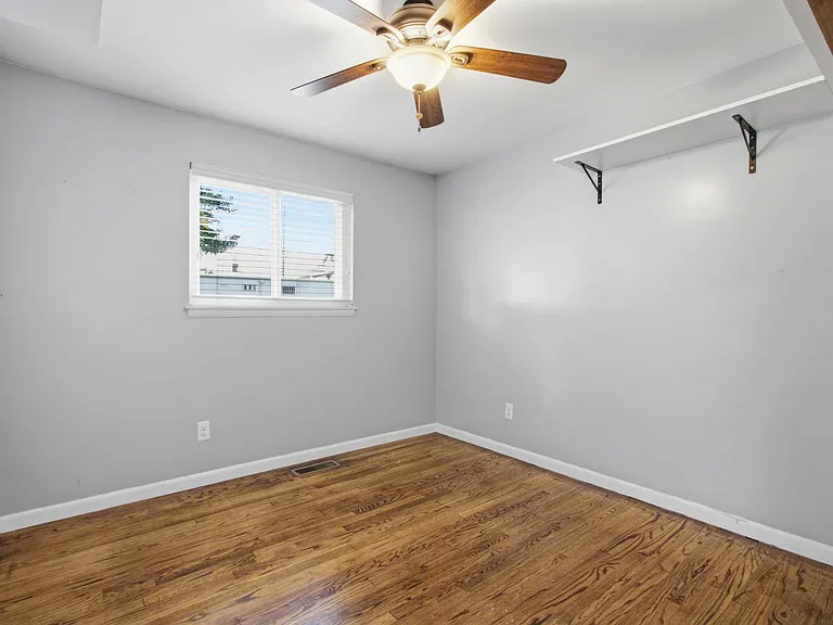 28816 Groveland St — Photo 17