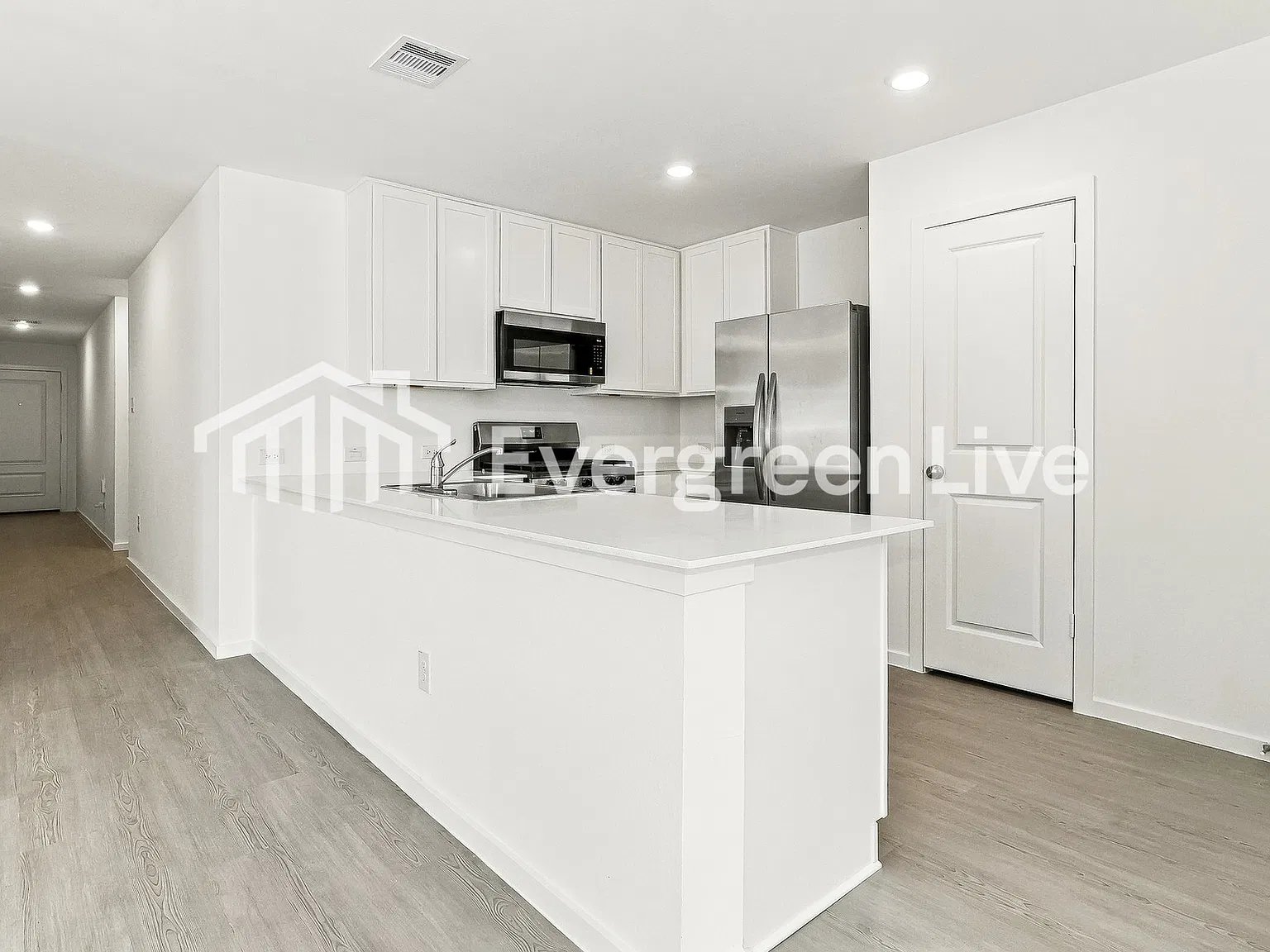 4 bed, 2.0 bath, 1667 sqft, $1,595 — Photo 4