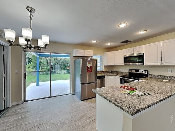 4th image of 7109 Vallejo Way
