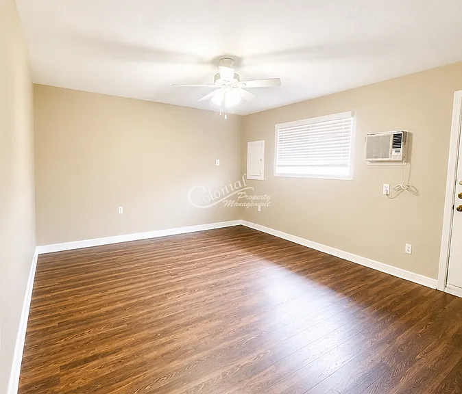 1406 Meadows Dr — Photo 4