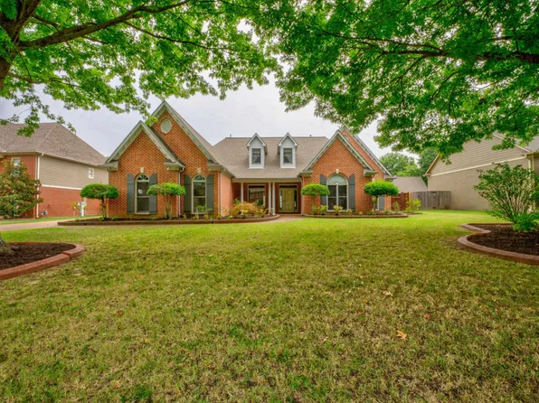 1486 Courtfield Ln, Collierville, TN 38017