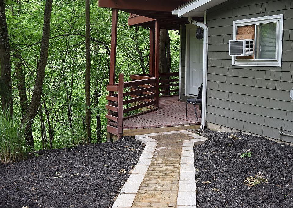New walkway to porchentrance