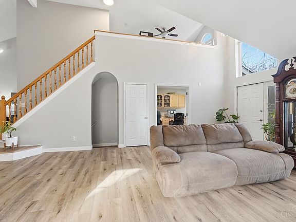 4th image of 12173 Crestfield Ct
