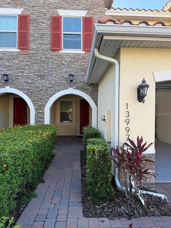 3 bed, 2.5 bath, 1353 sqft, $2,500 — Photo 1