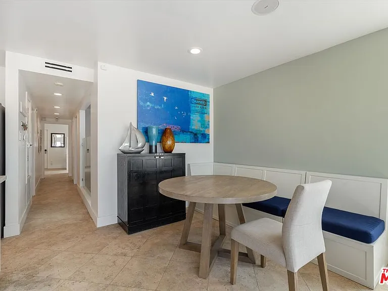 6419 Ocean Front Walk — Photo 8