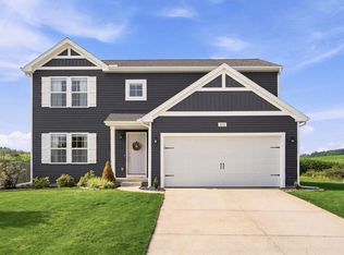 835 Misty Ridge Dr, Middleville, MI 49333