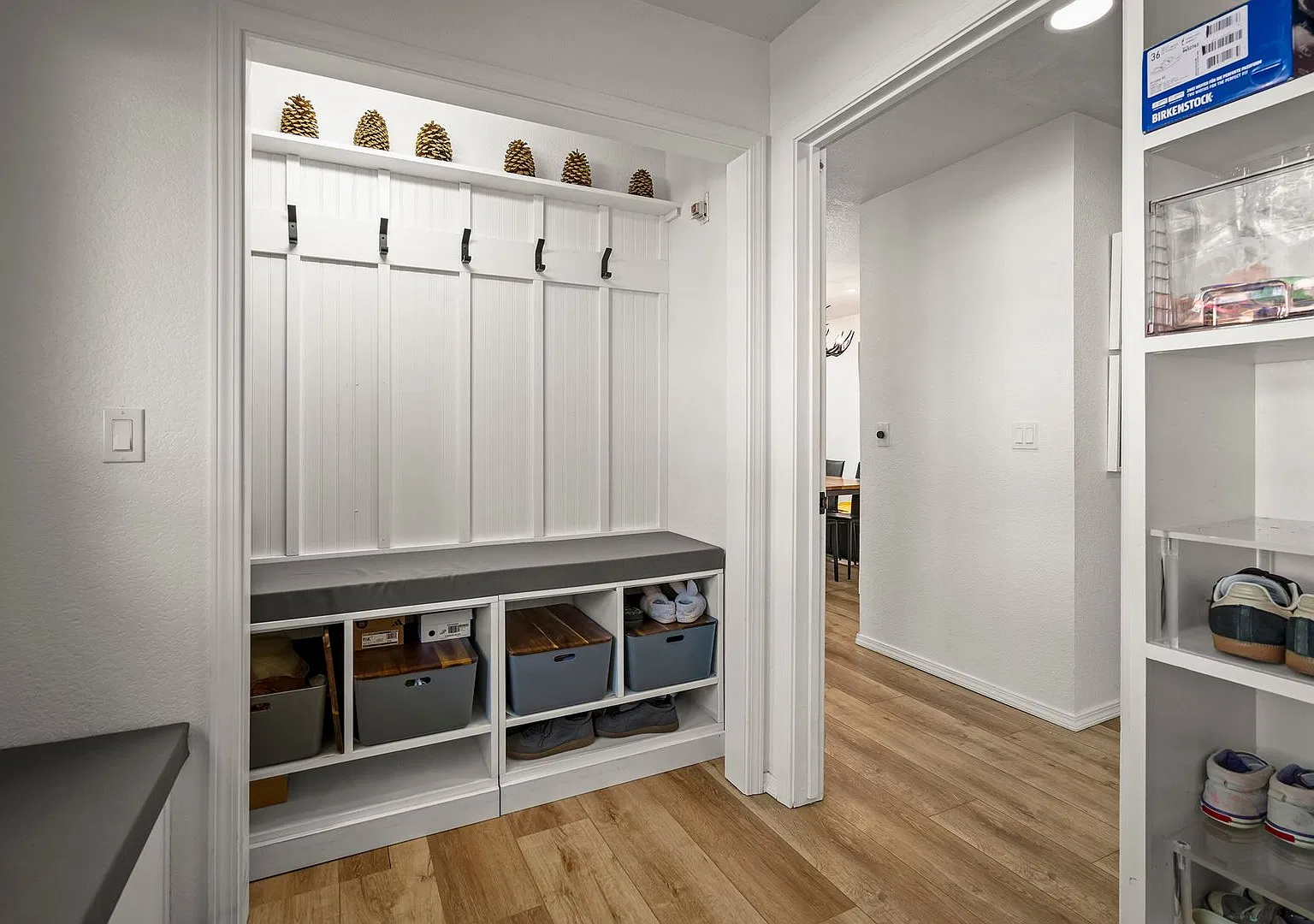 Rare Fully Remodeled 3-Bedroom McCloud Condo — Photo 4