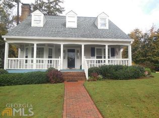 1373 Oakengate Dr, Stone Mountain, GA