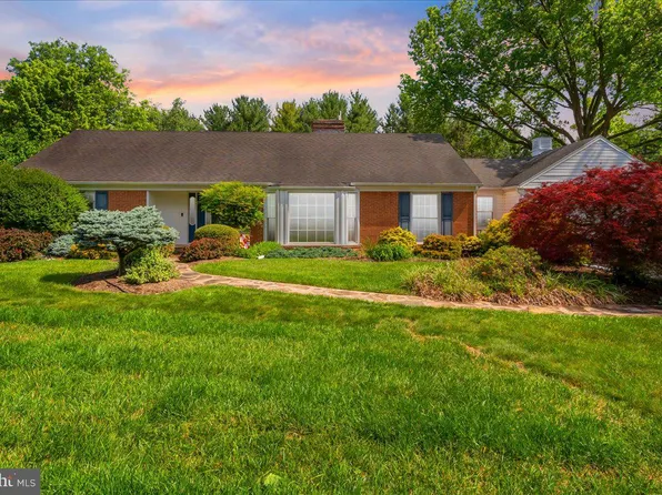 19022 Cherry Tree Dr, Hagerstown, MD 21742