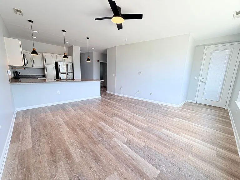 3101 E 10th St #301 — Photo 11