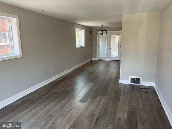 4th image of 620 W Ashland Ave