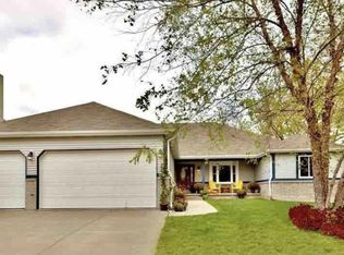 9902 S 100th St, La Vista, NE 68128