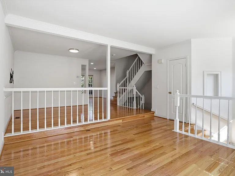 3946 Valley Ridge Dr — Photo 6