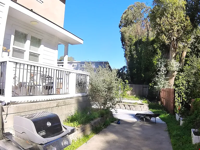 679 Brizzolara St — Photo 6