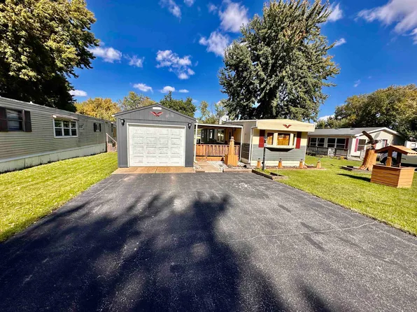 151 Dayflower Cir, Davis Junction, IL 61020