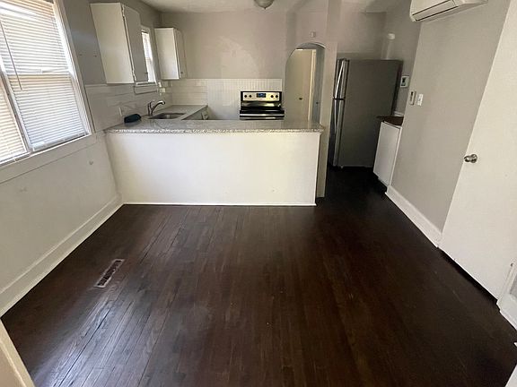 2nd image of 226 N 6th St #B