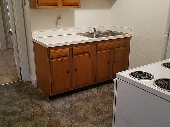 4th image of 800 Kanawha Blvd W #1