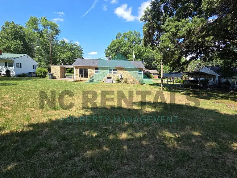 312 Walter Chambers St — Photo 25