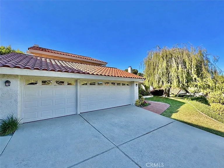 26543 Academy Dr — Photo 37