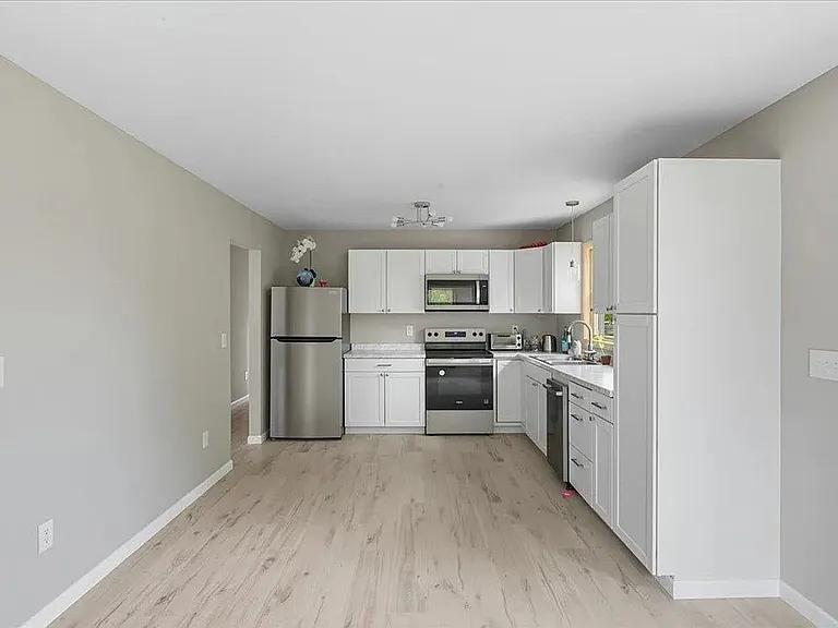 89 Oakwood Dr — Photo 8