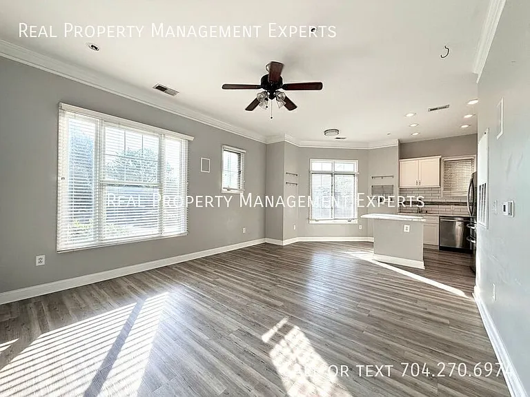 761 N Alexander St — Photo 6