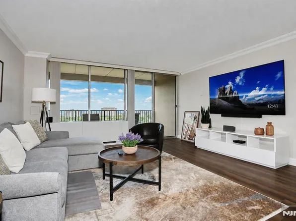 6 Horizon Road #1904, Fort Lee, NJ 07024