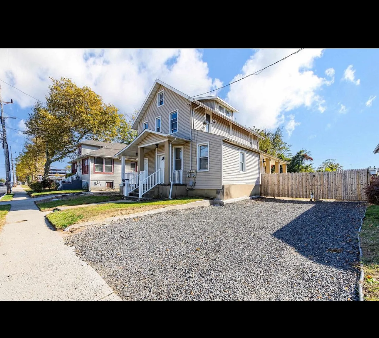 3 bed, 888 sqft, $3,500 — Photo 2